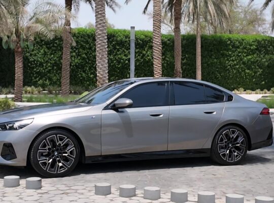 BMW 520i M kit 2024 Gcc in perfect condition
