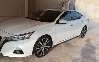 Nissan Altima platinum 2019 USA imported for sale