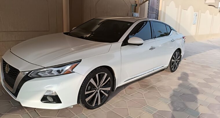 Nissan Altima platinum 2019 USA imported for sale