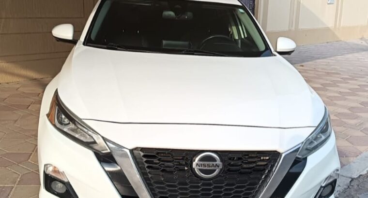 Nissan Altima platinum 2019 USA imported for sale
