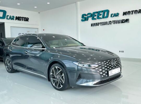 Hyundai Azera full option 2023 Gcc for sale