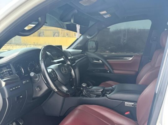 Lexus LX570 signature 2020 Gcc full option