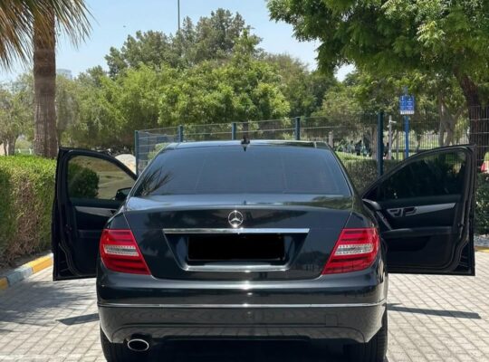 Mercedes C200 Avantgrarde 2014 Gcc