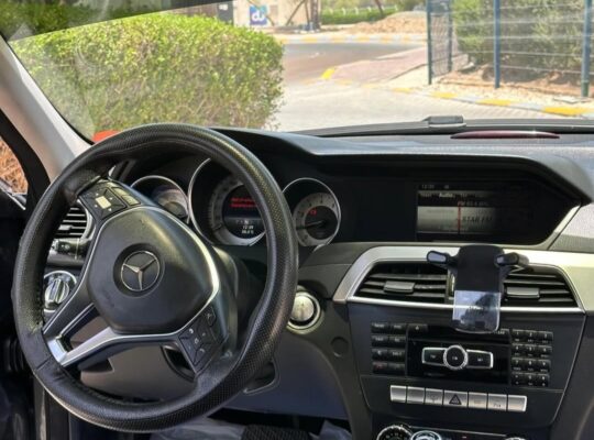 Mercedes C200 Avantgrarde 2014 Gcc