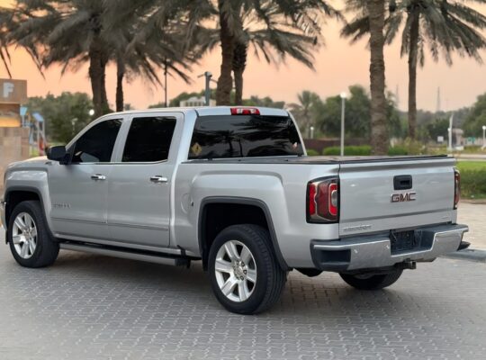 Gmc sierra SLE 2018 Gcc for sale