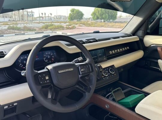 Land rover defender 90 coupe 2021 Gcc for sale