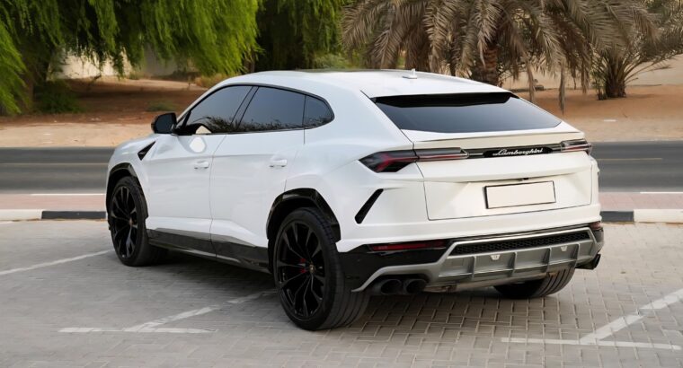 Lamborghini Urus full option 2019 Gcc for sale