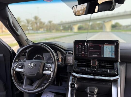 Toyota Land cruiser VXR Twin turbo 2023 Gcc