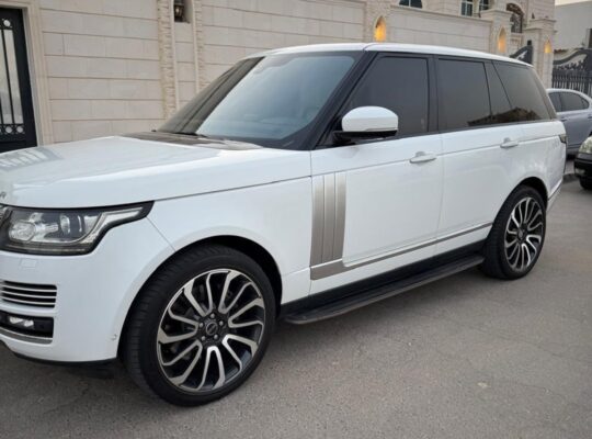 Range Rover vouge SE 2013 Gcc for sale