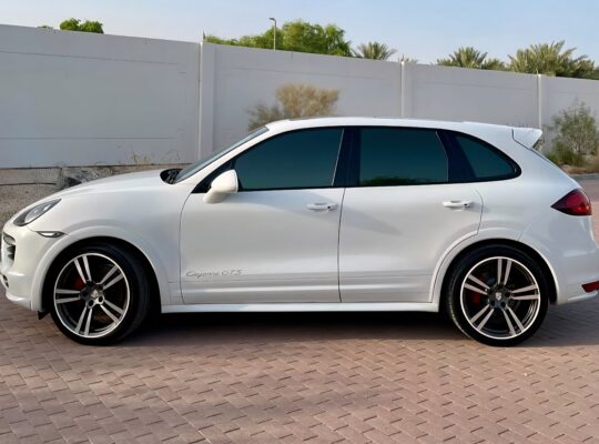 Porsche Cayenne GTS 2014 Gcc full option