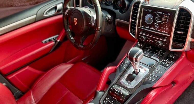 Porsche Cayenne GTS 2014 Gcc full option