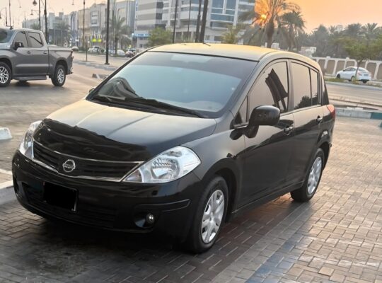 Nissan Tiida Hatchback 2011 for sale