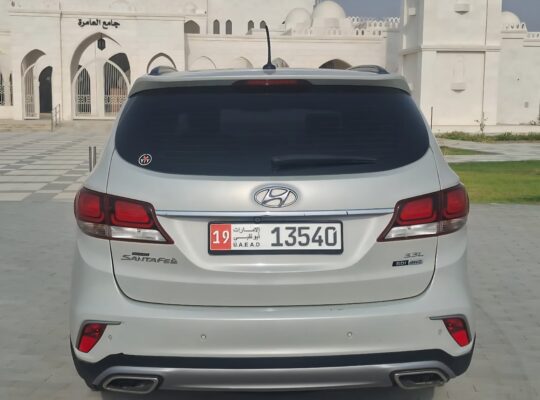 Hyundai santa fe Grand 2017 Gcc for sale