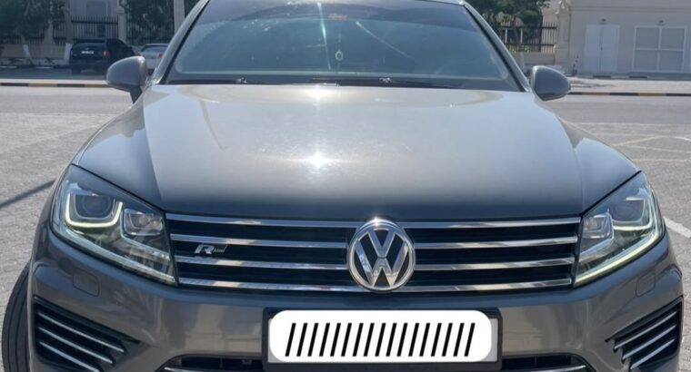 Volkswagen Touareg R line 2015 Gcc for sale