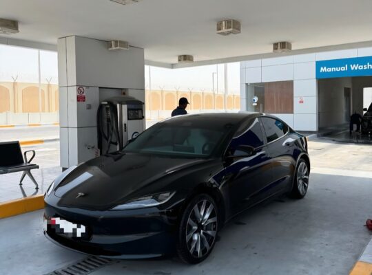 Tesla model 3 long range 2024 Gcc for sale