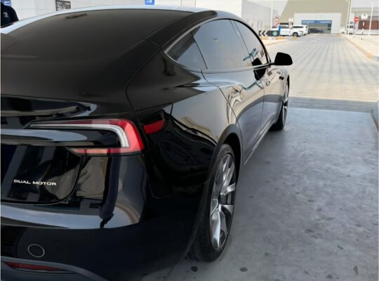 Tesla model 3 long range 2024 Gcc for sale