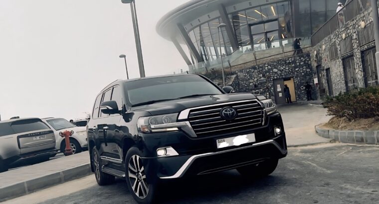 Toyota Land cruiser VXR 5.7L full option 2018 Gcc