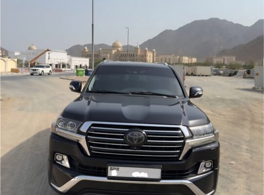 Toyota Land cruiser VXR 5.7L full option 2018 Gcc