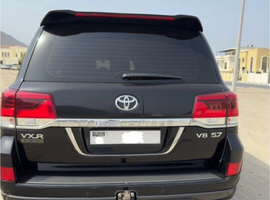 Toyota Land cruiser VXR 5.7L full option 2018 Gcc