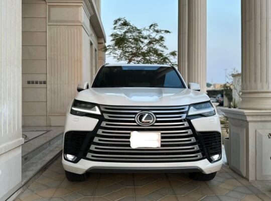 Lexus LX600 Signature 2023 Gcc in perfect conditio