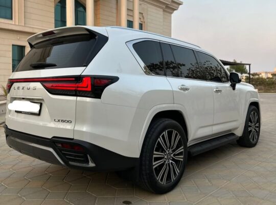 Lexus LX600 Signature 2023 Gcc in perfect conditio