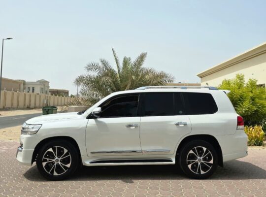 Toyota Land cruiser GXR 2016 Gcc for sale