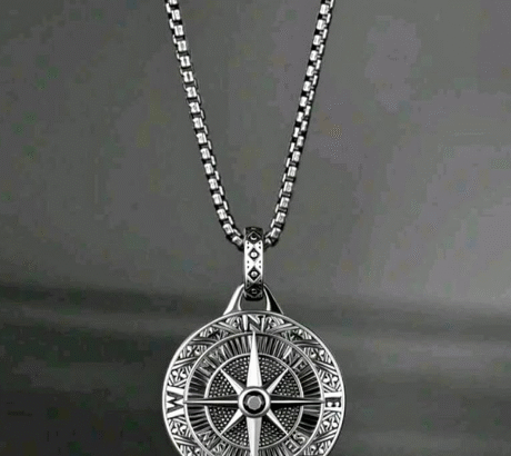 New Vintage Stainless Steel Compass Pendant Neckla