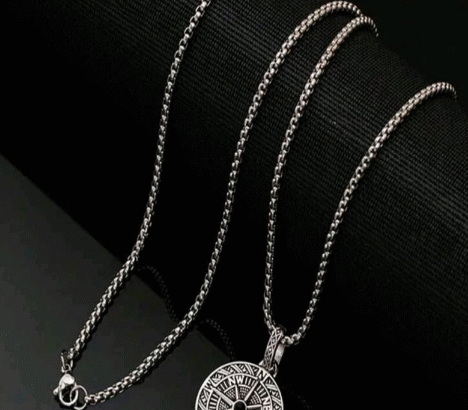 New Vintage Stainless Steel Compass Pendant Neckla