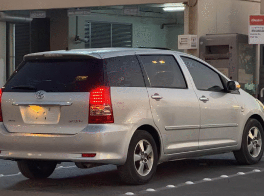 Toyota wish 2007 Japan import in good condition fo