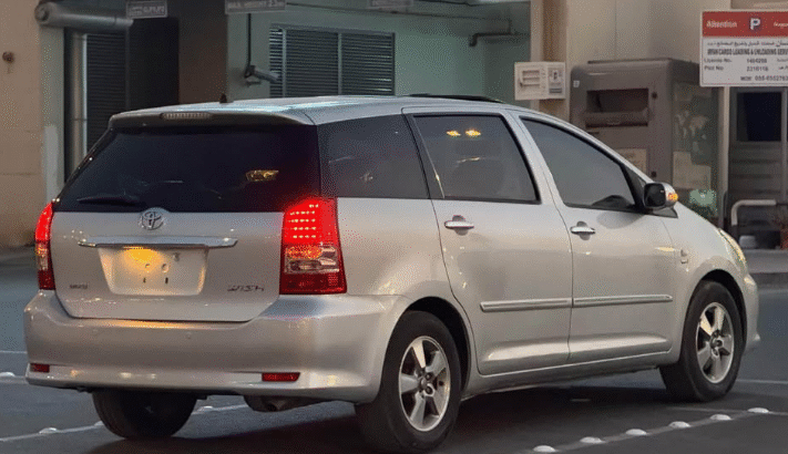 Toyota wish 2007 Japan import in good condition fo