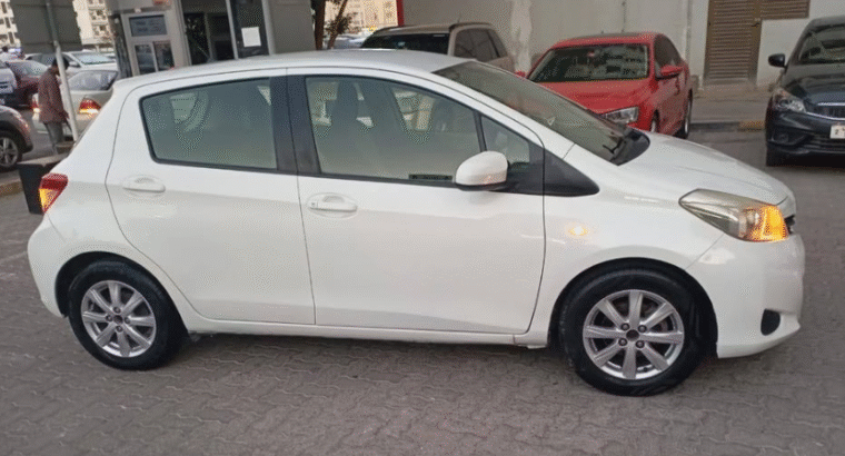 Toyota yaris 2014 hatch back in good condition for