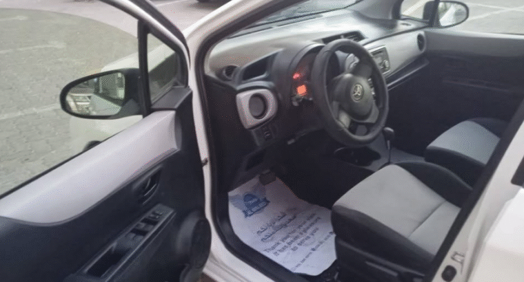 Toyota yaris 2014 hatch back in good condition for