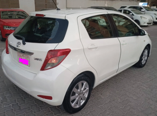 Toyota yaris 2014 hatch back in good condition for