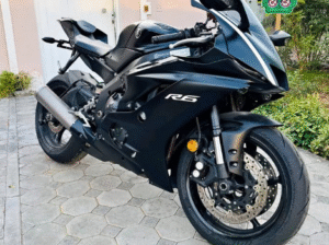 Yamaha R6 2020 In excellent condition for sale