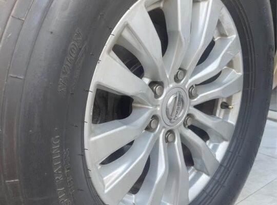 Original 2019 Nissan Palatinum rims with tyers for
