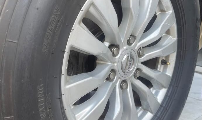 Original 2019 Nissan Palatinum rims with tyers for