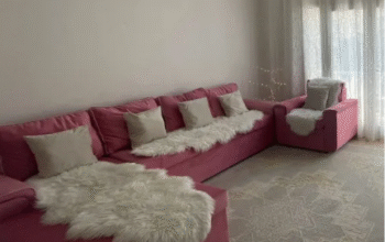 للبيع طقم صالون غرفة جلوس يتسع ل 6 اشخاص او اكتر