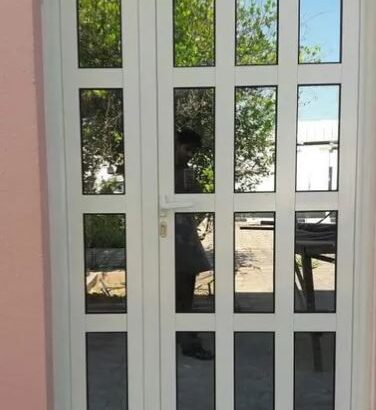 تركيب زجاج المونيوم