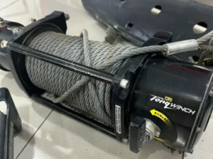 For sale Winch 2t and text for station