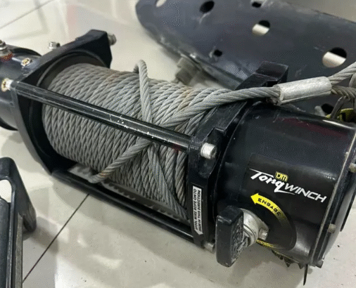 For sale Winch 2t and text for station