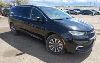 CHRYSLER PACIFICA HYBRID TOURING 2023 Auto Auction SOLD