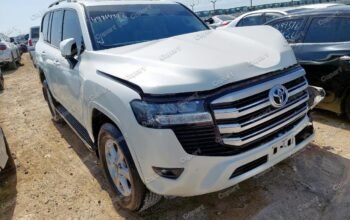 Toyota Land Cruiser 2024 – Auto auction – sold,,,,