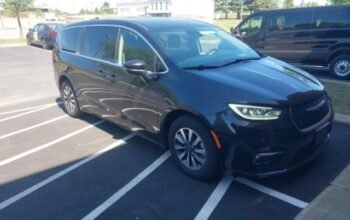 CHRYSLER PACIFICA HYBRID 2023 Auto Auction