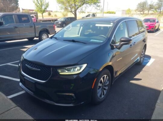 CHRYSLER PACIFICA HYBRID 2023 Auto Auction