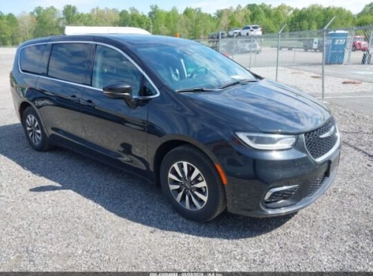 CHRYSLER PACIFICA HYBRID TOURING 2022 Auto Auction