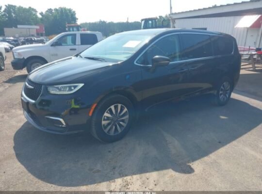 CHRYSLER PACIFICA HYBRID TOURING2023 Auto Auction – SOLD