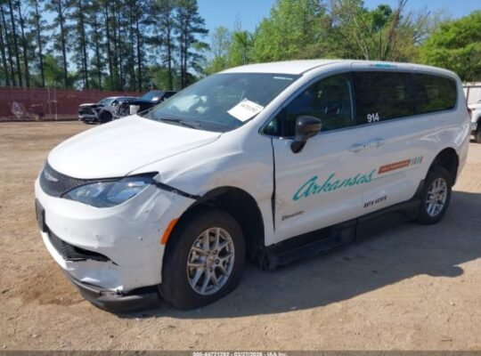 SOLD – CHRYSLER VOYAGER LX 2025 Auto Auction