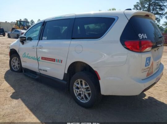 SOLD – CHRYSLER VOYAGER LX 2025 Auto Auction