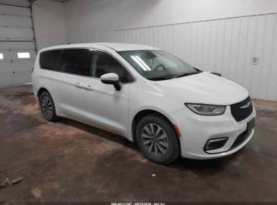 CHRYSLER PACIFICA HYBRID TOURING L 2023 Auto Aucti