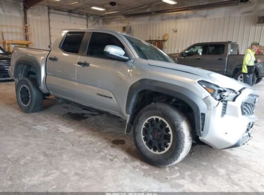 TOYOTA TACOMA TRD OFF ROAD 2024